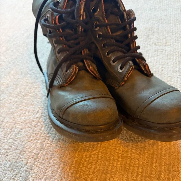 Green Dr Martens - Picture 5 of 9